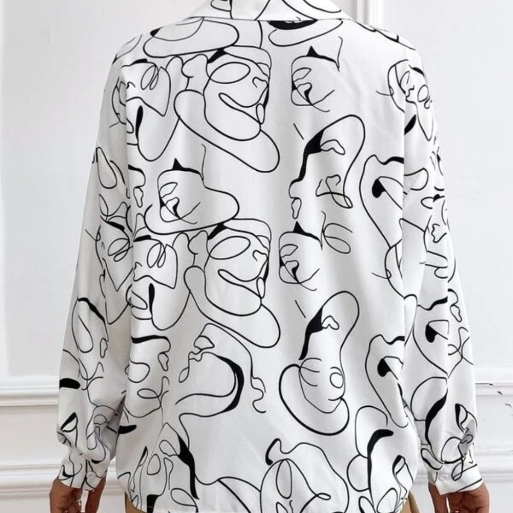 Graphic Figure detailed Drop Shoulder Button Down Blouse blk/white - Picture 2 of 4